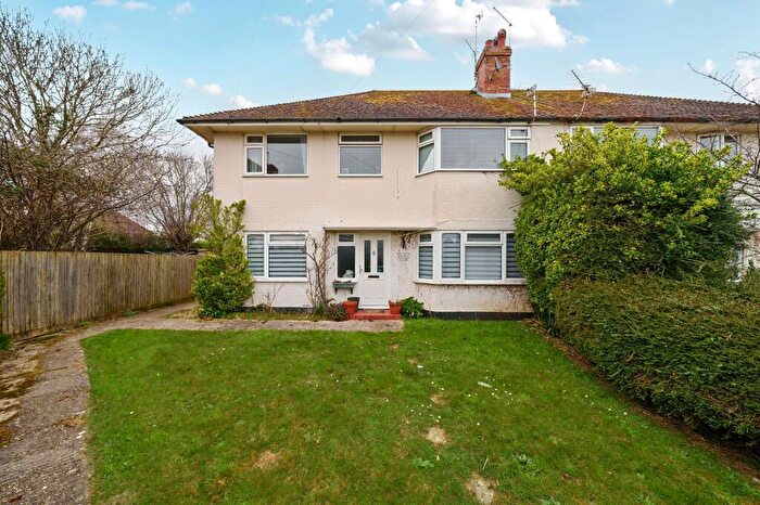 2 Bedroom Flat For Sale In Greynville Close, Rose Green, PO21