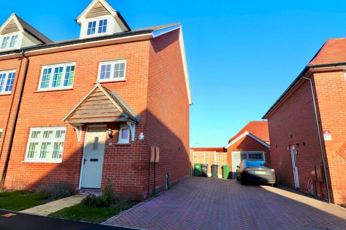 4 Bedroom House To Rent In Hazel Road, Langdon Hills, SS16