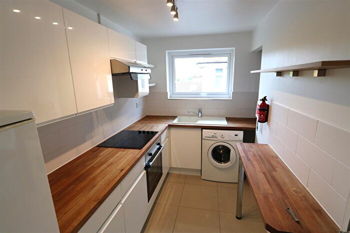 1 Bedroom Maisonette For Sale In Thetford Road, New Malden, KT3