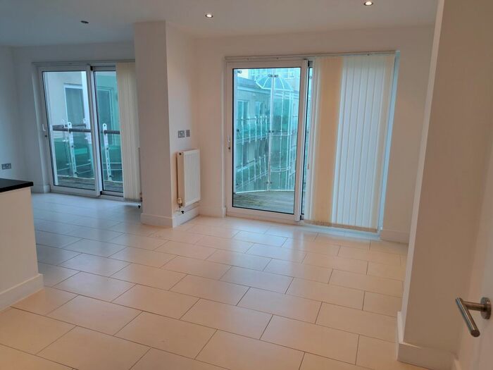 2 Bedroom Flat To Rent In Ayton Drive, Portland, DT5