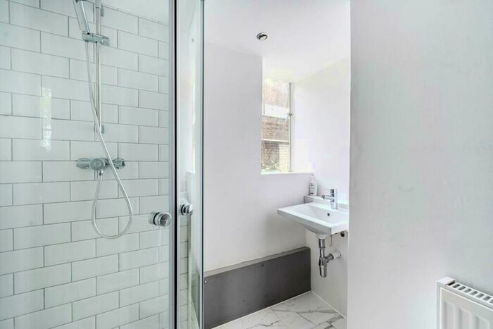 1 Bedroom Flat To Rent In Redcliffe Gardens, Chelsea, London, SW10