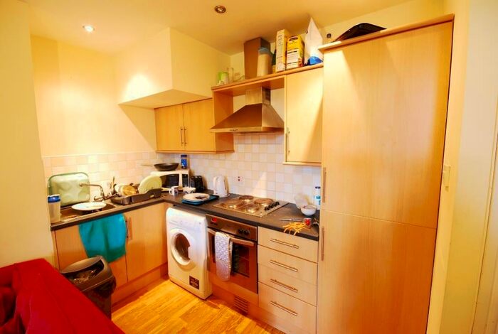 3 Bedroom Flat To Rent In Helmsley Road, Sandyford, NE2