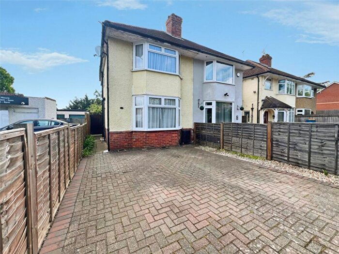 2 Bedroom Semi-Detached House For Sale In Boxalls Lane, Aldershot, Hampshire, GU11