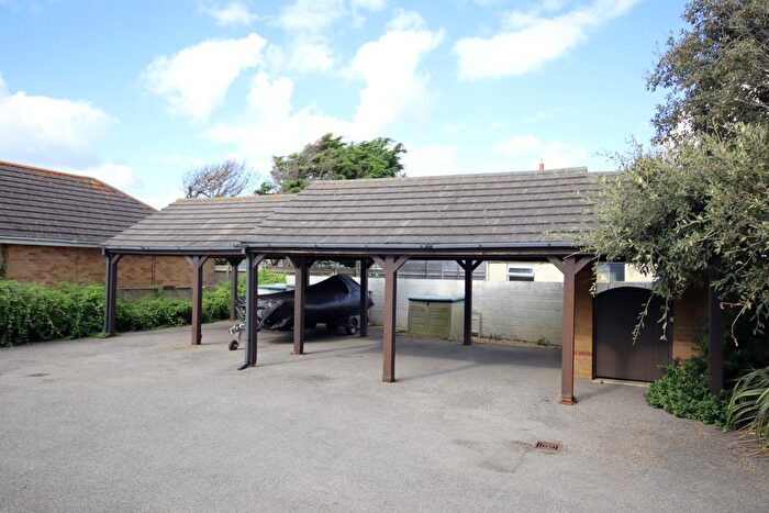 1 Bedroom Flat For Sale In Hurst Road, Milford On Sea, SO41