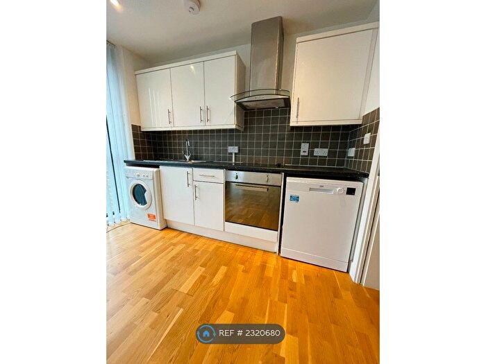 1 Bedroom Flat To Rent In Scrutton Street, London, EC2A