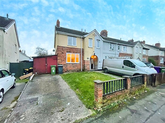 3 Bedroom Semi-Detached House To Rent In Moseley Road, Bilston, West Midlands, WV14