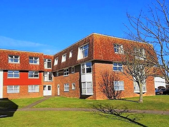 1 Bedroom Flat To Rent In Westlake Gardens, Worthing BN13