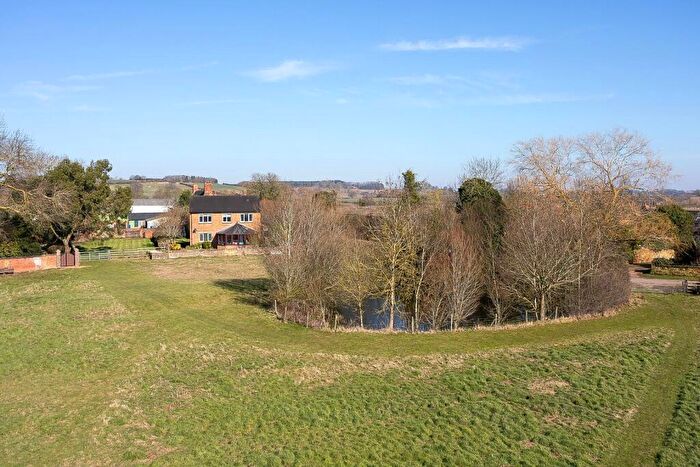 3 Bedroom Detached House For Sale In Upper Heyford, Northamptonshire, NN7