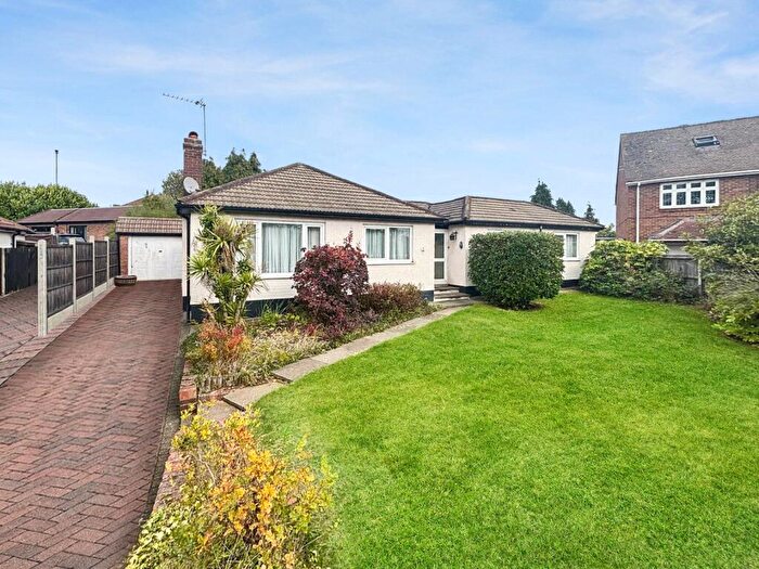 3 Bedroom Bungalow For Sale In Willow Close, Bexley, DA5