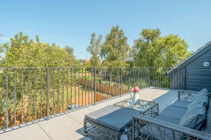 2 Bedroom Penthouse To Rent In Bladon Close, Oxford, OX2