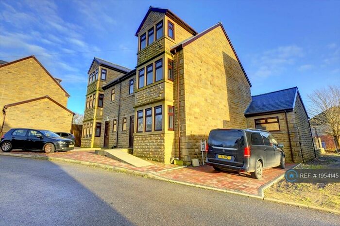 5 Bedroom Semi-Detached House To Rent In The Dean, Bradford, BD8