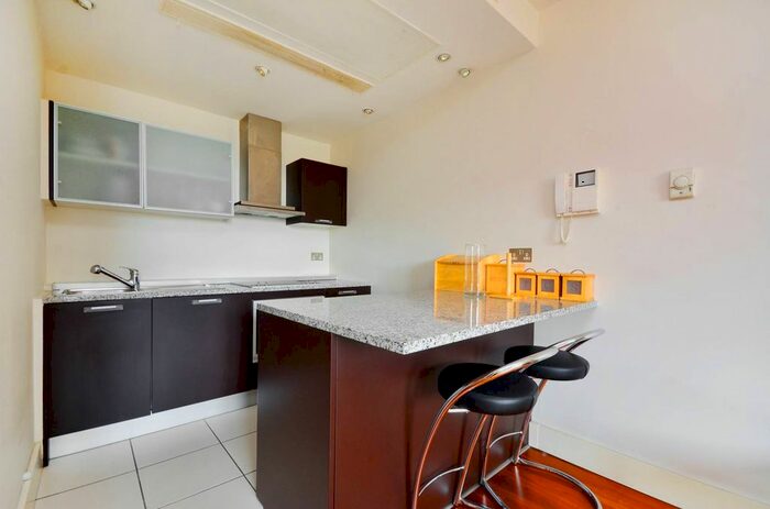 1 Bedroom Flat For Sale In Praed Street, Paddington, London, W2