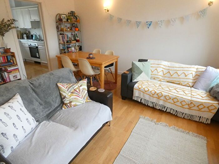 1 Bedroom Flat To Rent In Elizabeth Square, London, SE16