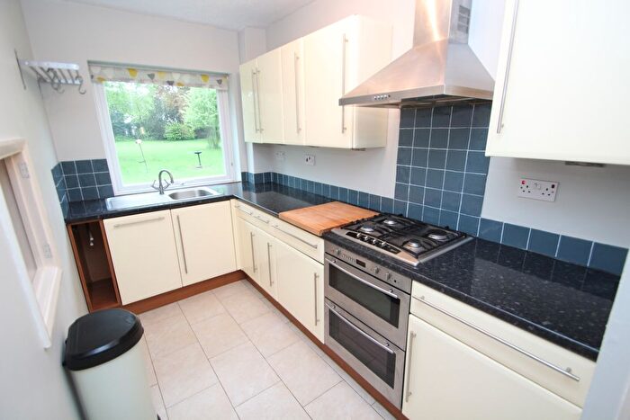 2 Bedroom Flat To Rent In Warham Road, South Croydon, CR2