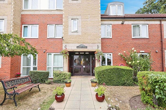 2 Bedroom Flat For Sale In Old Lode Lane, Solihull, B92