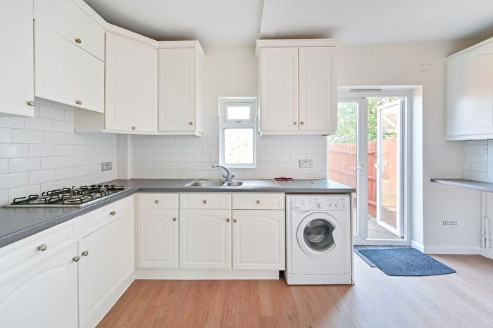 2 Bedroom End Terrace House For Sale In Sidney Road, South Norwood, London, SE25