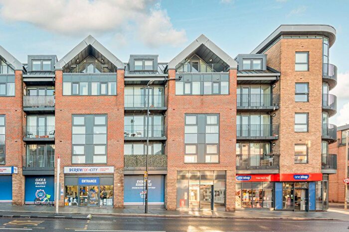 2 Bedroom Flat For Sale In Tooting High Street, Tooting Broadway, London, SW17