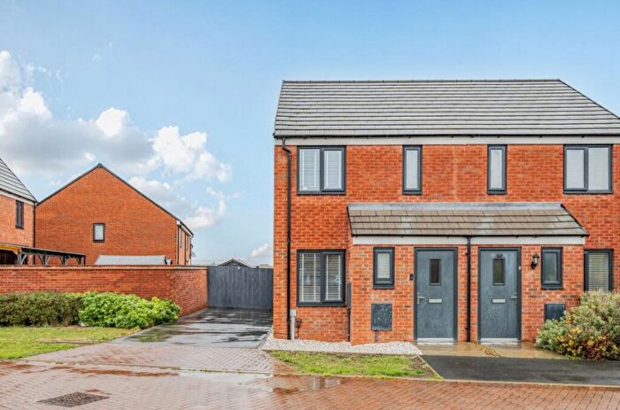 2 Bedroom Semi-Detached House For Sale In Denny Street, Bedford, MK43