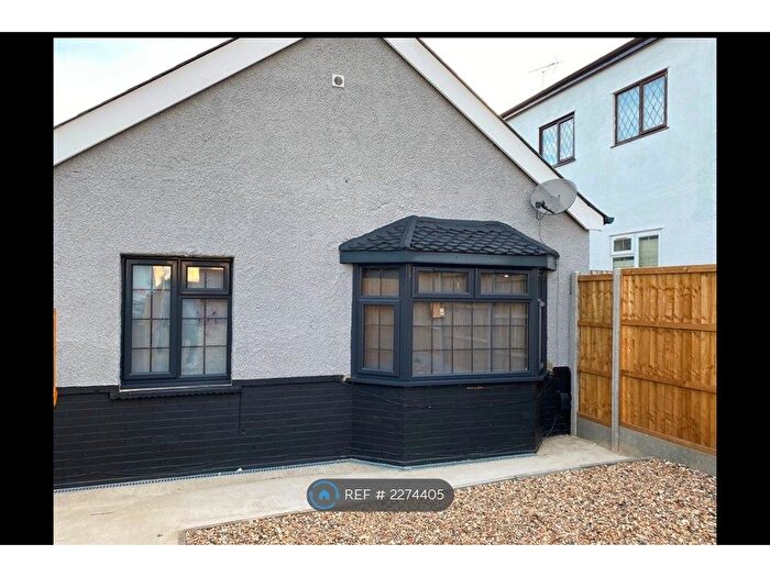 2 Bedroom Bungalow To Rent In Wigmore Road, Gillingham, ME8