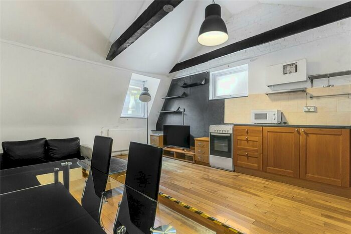 2 Bedroom Apartment To Rent In Hatton Wall, Clerkenwell, London, EC1N