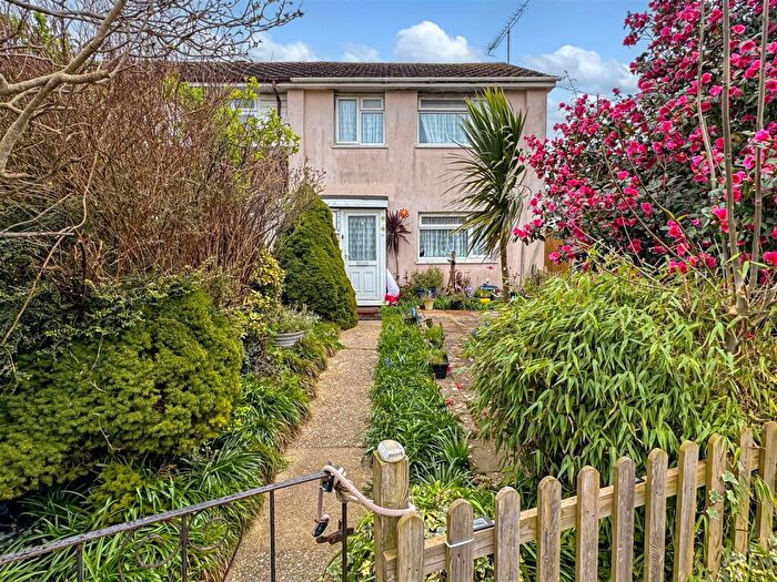 3 Bedroom End Of Terrace House For Sale In Potters Mead, Littlehampton, BN17