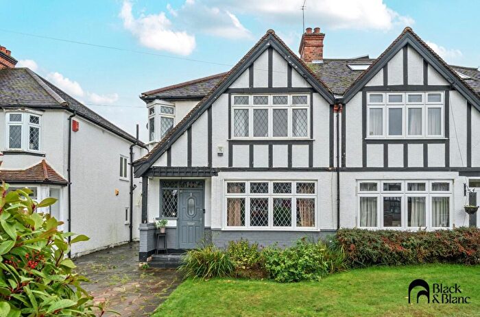 3 Bedroom Semi Detached House For Sale In Wickham Chase, West Wickham, BR4