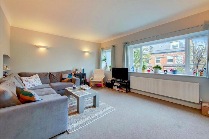 2 Bedroom Flat To Rent In Terrapin Road, London, SW17