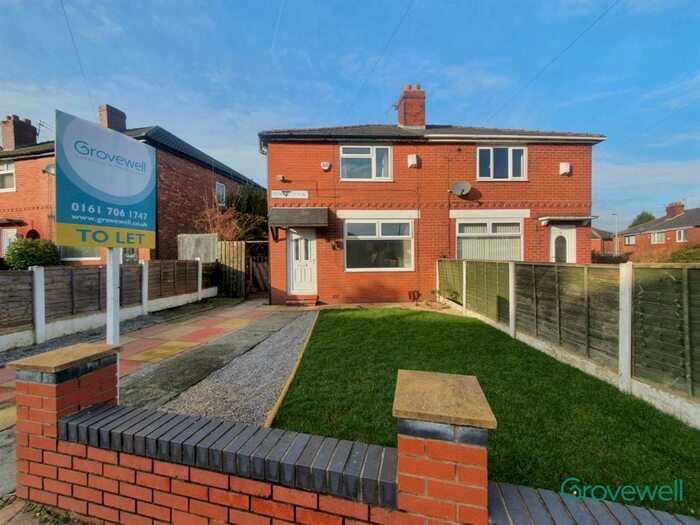 3 Bedroom Semi-Detached House To Rent In Bankfield Avenue, Droylsden, Manchester, M43