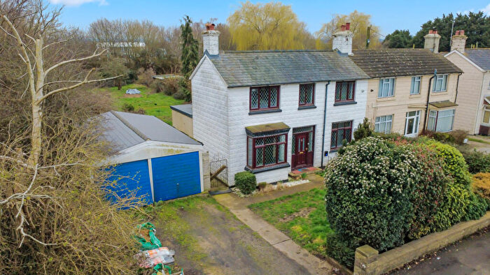 3 Bedroom Semi Detached House For Sale In Island Road, Hersden, CT3