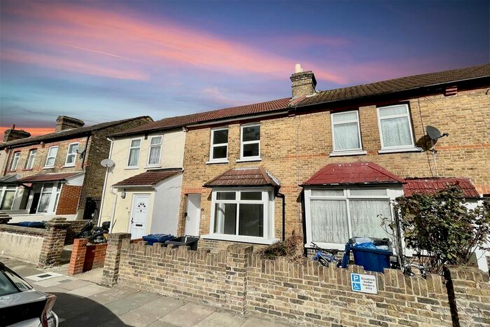 2 Bedroom Property To Rent In Gordon Road, Southall, UB2