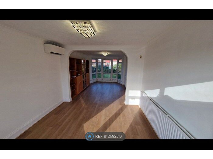 4 Bedroom Detached House To Rent In Blackwell Gardens, Edgware, HA8