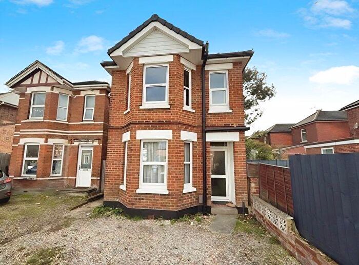 5 Bedroom Detached House To Rent In Withermoor Road, Bournemouth, BH9