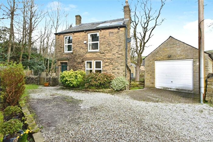 4 Bedroom Detached House For Sale In Walk Mill Road, Hayfield, High Peak, Derbyshire, SK22