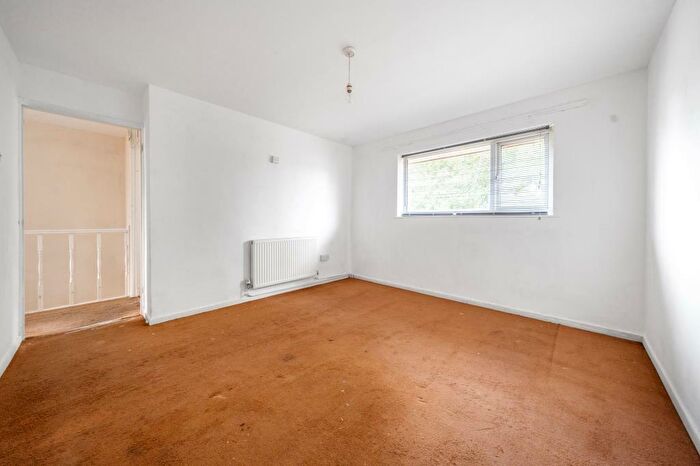 3 Bedroom End Of Terrace House For Sale In Banbury, Oxfordshire, OX16