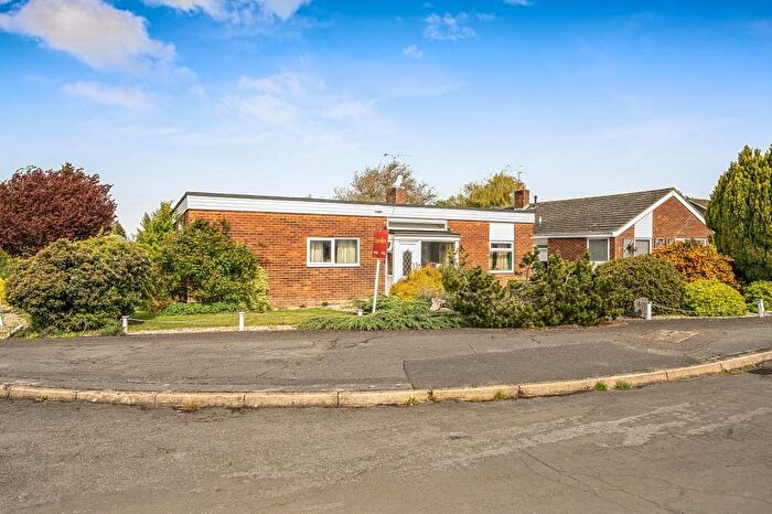 3 Bedroom Detached Bungalow For Sale In Cumnor Hill, Oxford, OX2