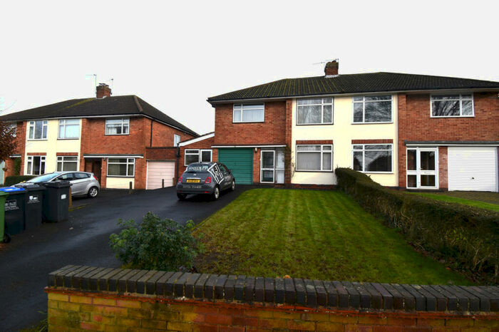 3 Bedroom Semi-Detached House To Rent In Telford Avenue, Leamington Spa, CV32