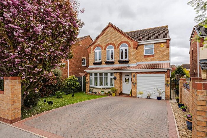 4 Bedroom Detached House For Sale In Elm Way, Messingham, DN17