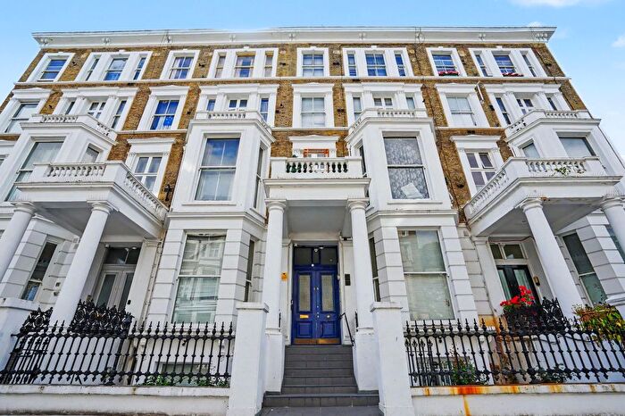 Studio For Sale In Nevern Road, London, SW5