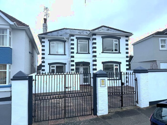 2 Bedroom Flat To Rent In Castle Road, Torquay, TQ1