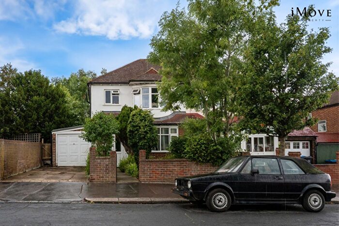 3 Bedroom Semi-Detached House For Sale In Convent Hill, London, SE19