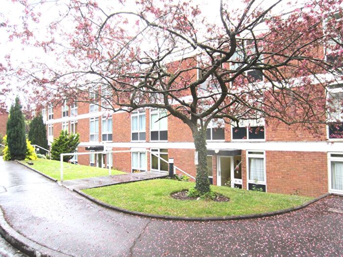 2 Bedroom Flat To Rent In The Pines, Croydon, CR8