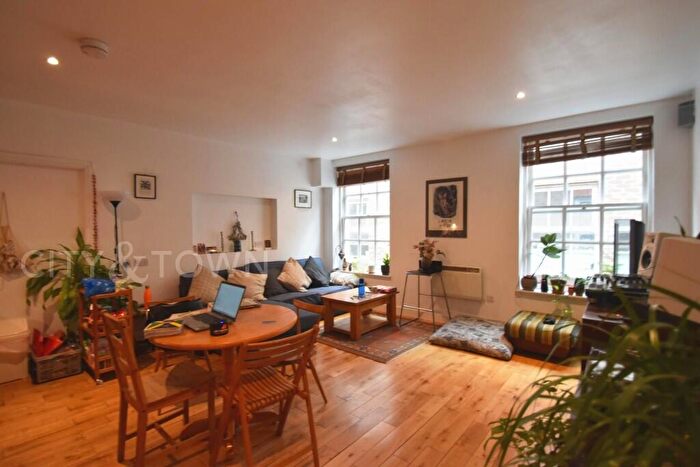2 Bedroom Apartment To Rent In Stoke Newington High Street, London, N16