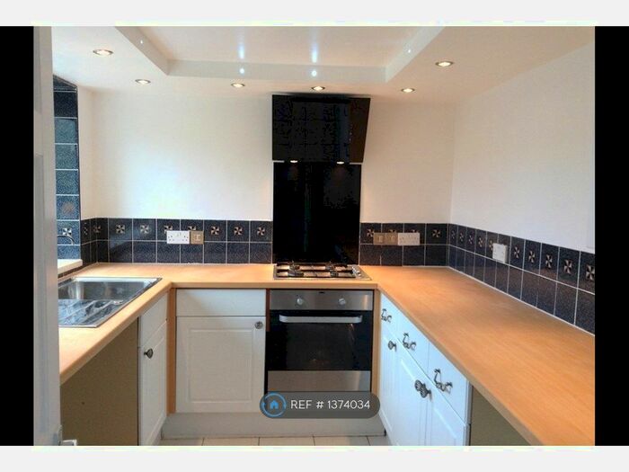 2 Bedroom Flat To Rent In Torquay, Torquay, TQ1