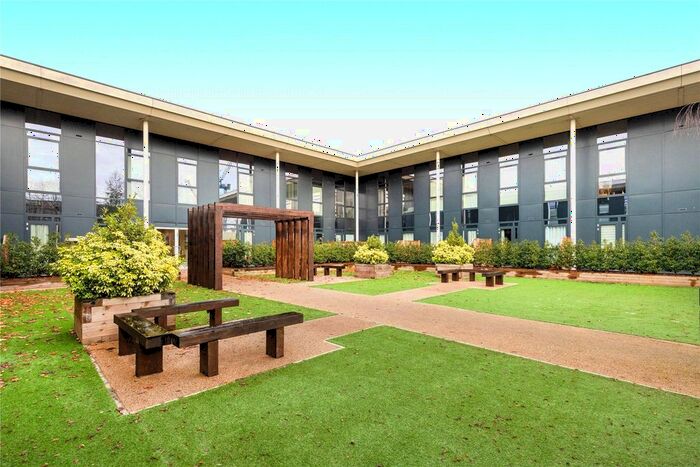 1 Bedroom Studio To Rent In Clivemont Road, Maidenhead, Berkshire, SL6