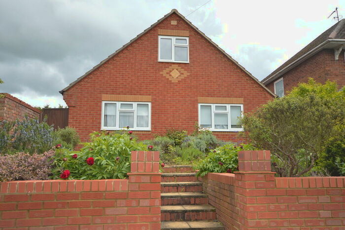 5 Bedroom Detached Bungalow To Rent In London Road, Bozeat, NN29