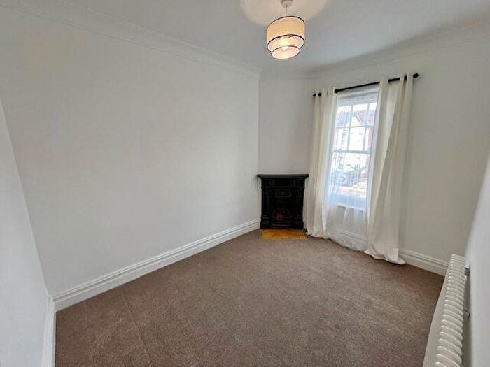 2 Bedroom Apartment To Rent In Cobham Road, Westcliff On Sea, SS0