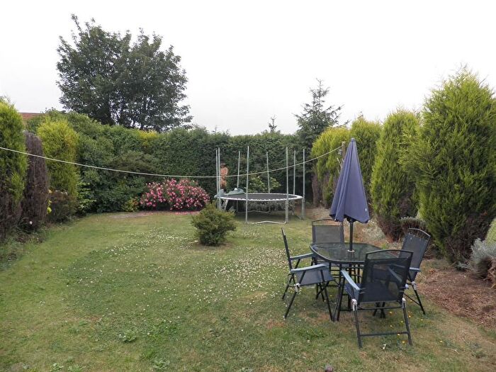 3 Bedroom Flat To Rent In Chestnut Crescent, Peterborough, PE7