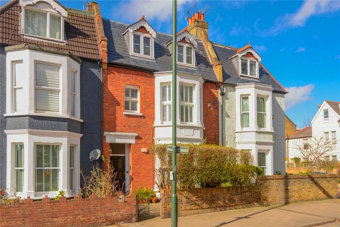 1 Bedroom Flat To Rent In Sandycombe Road, Richmond, TW9