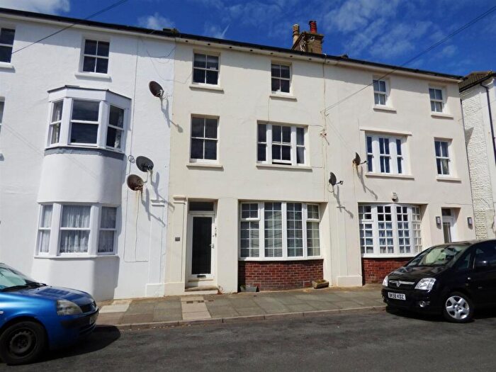 2 Bedroom Apartment To Rent In Western Road, Littlehampton, BN17