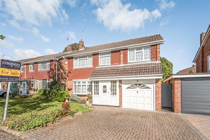 4 Bedroom Detached House For Sale In Webster Close, Maidenhead, SL6